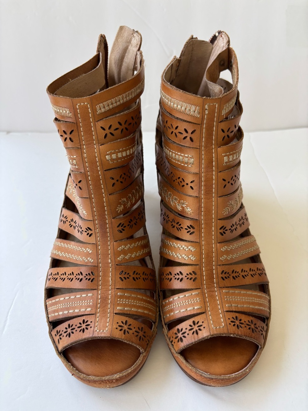 Pikolinos Women's leather Tan Cutout Gladiator Sandals